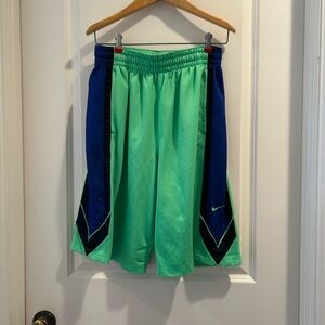 Nike DRI-FIT embroidered logo Basketball Shorts pockets size M neon green blue